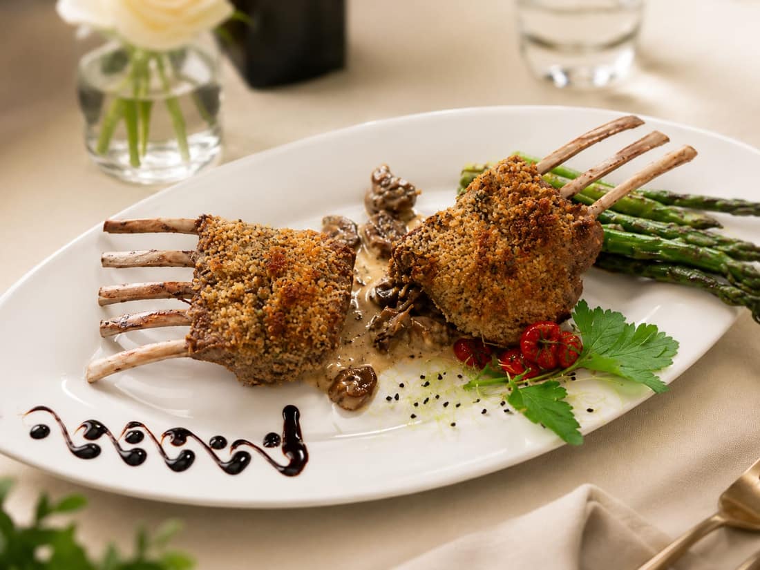 Lammkarree mit Spargel